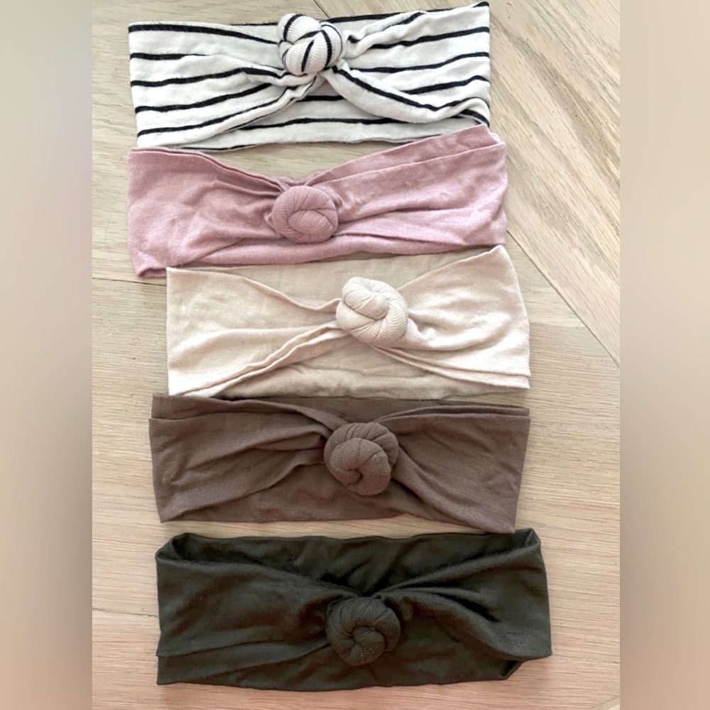 Baby knot bows